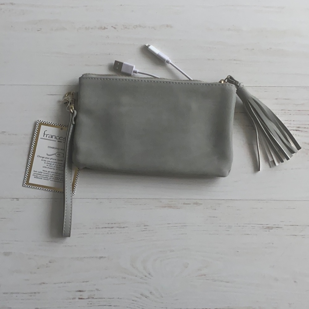 Francescas charging wallet. Light grey